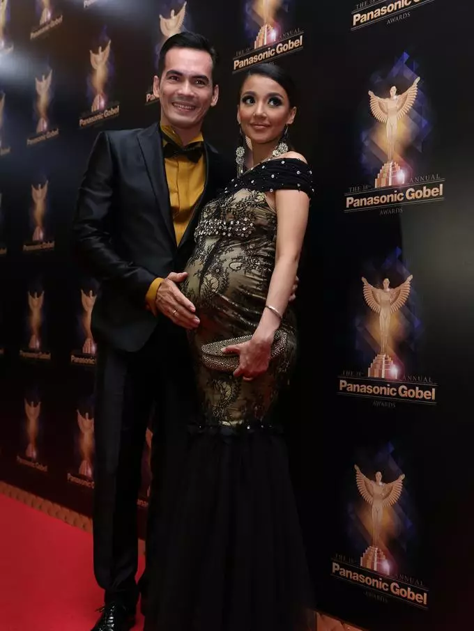 pesona seleb pamer baby bump di acara penghargaan © berbagai sumber pesona seleb pamer baby bump di acara penghargaan © berbagai sumber