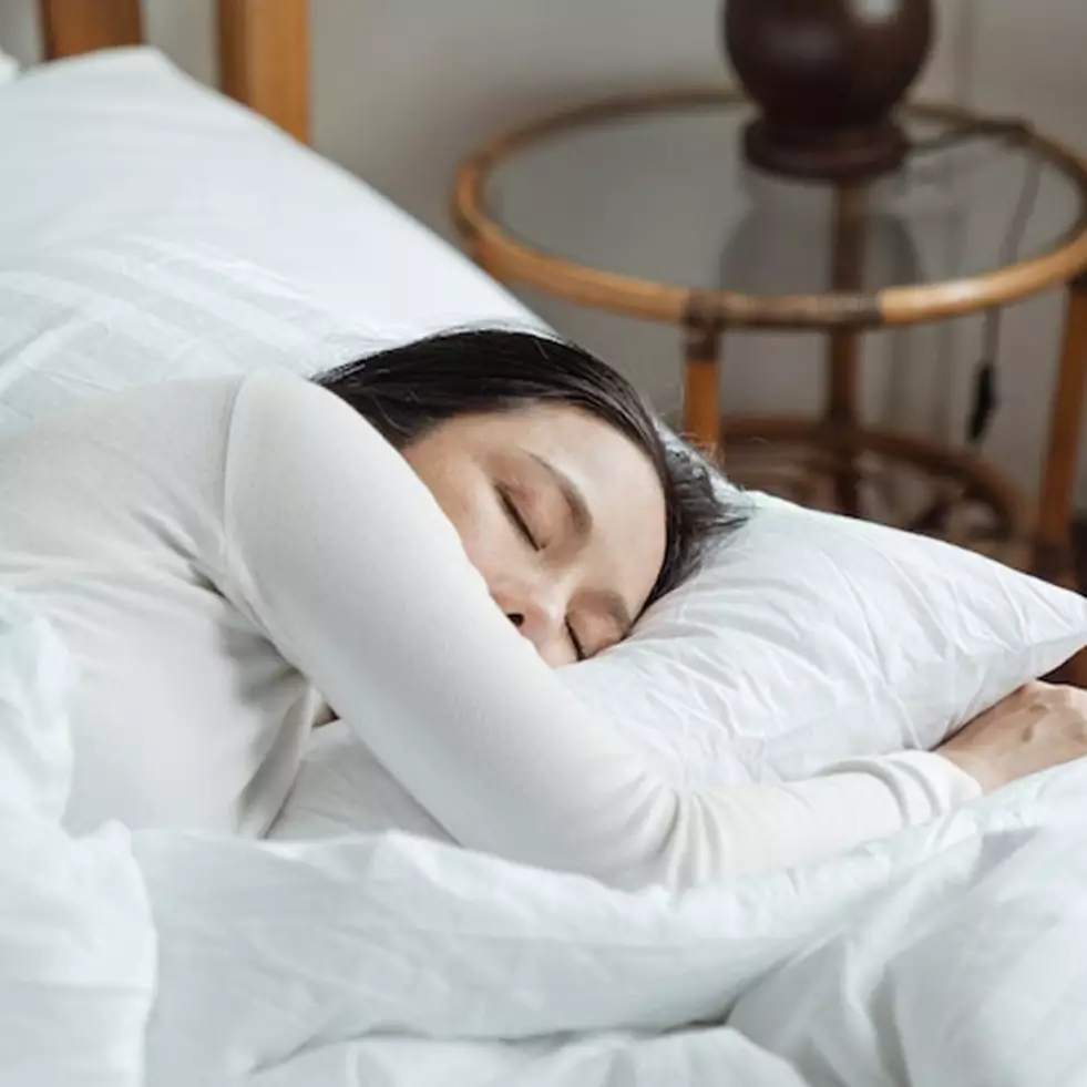 20 Arti mimpi dikejar orang gila menurut primbon Jawa, isyarat emosi yang tak stabil