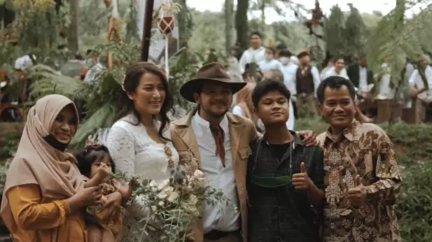 Momen pernikahan kedua Ramon Y Tungka © Instagram