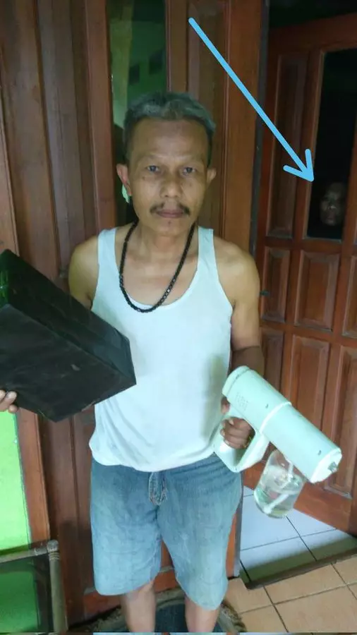 momen ngagetin kurir paket yang kocak © 2021 twitter.com momen ngagetin kurir paket yang kocak © 2021 twitter.com