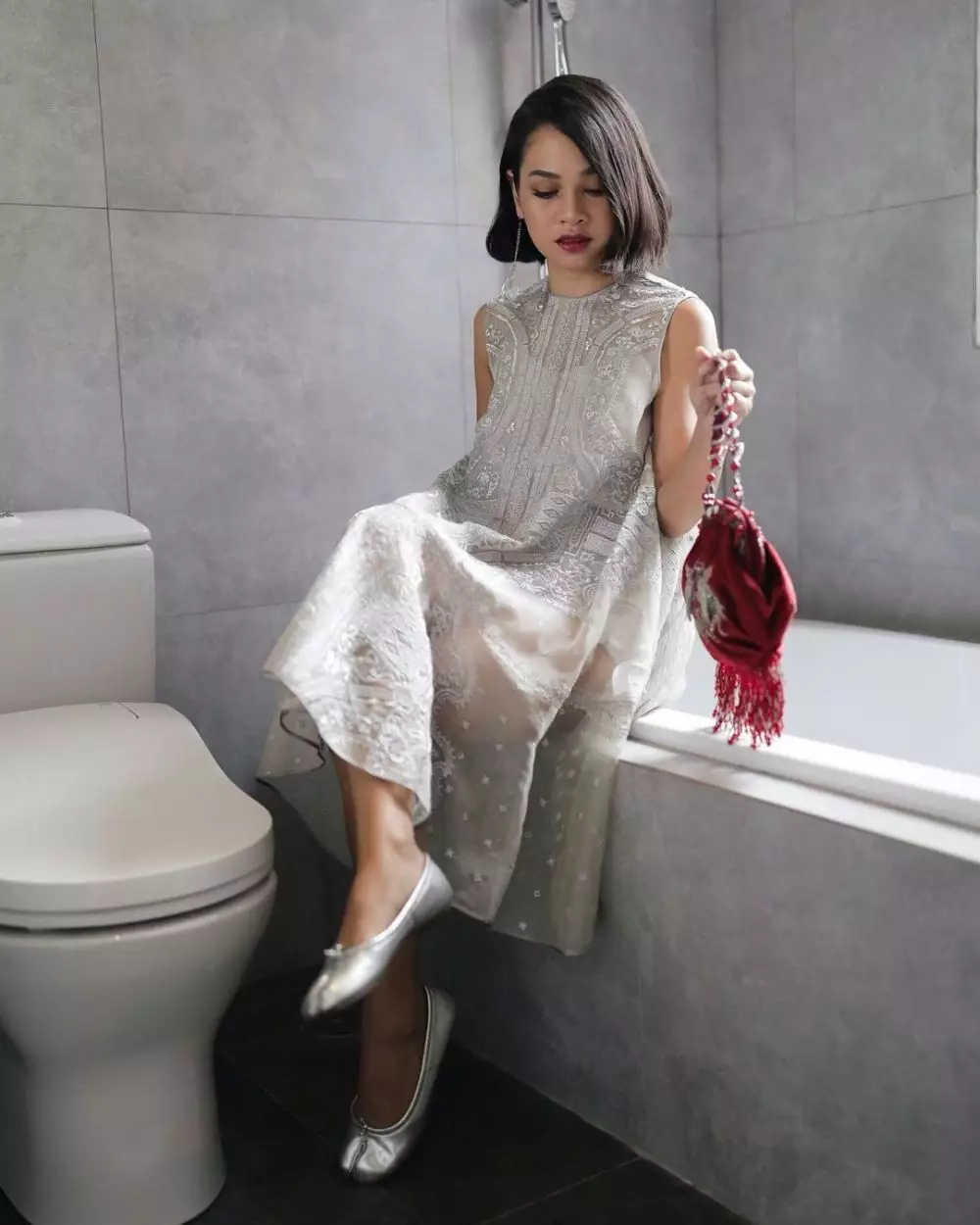 Kamar mandi penyanyi wanita instagram/YouTube