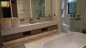 Kamar mandi penyanyi wanita instagram/YouTube