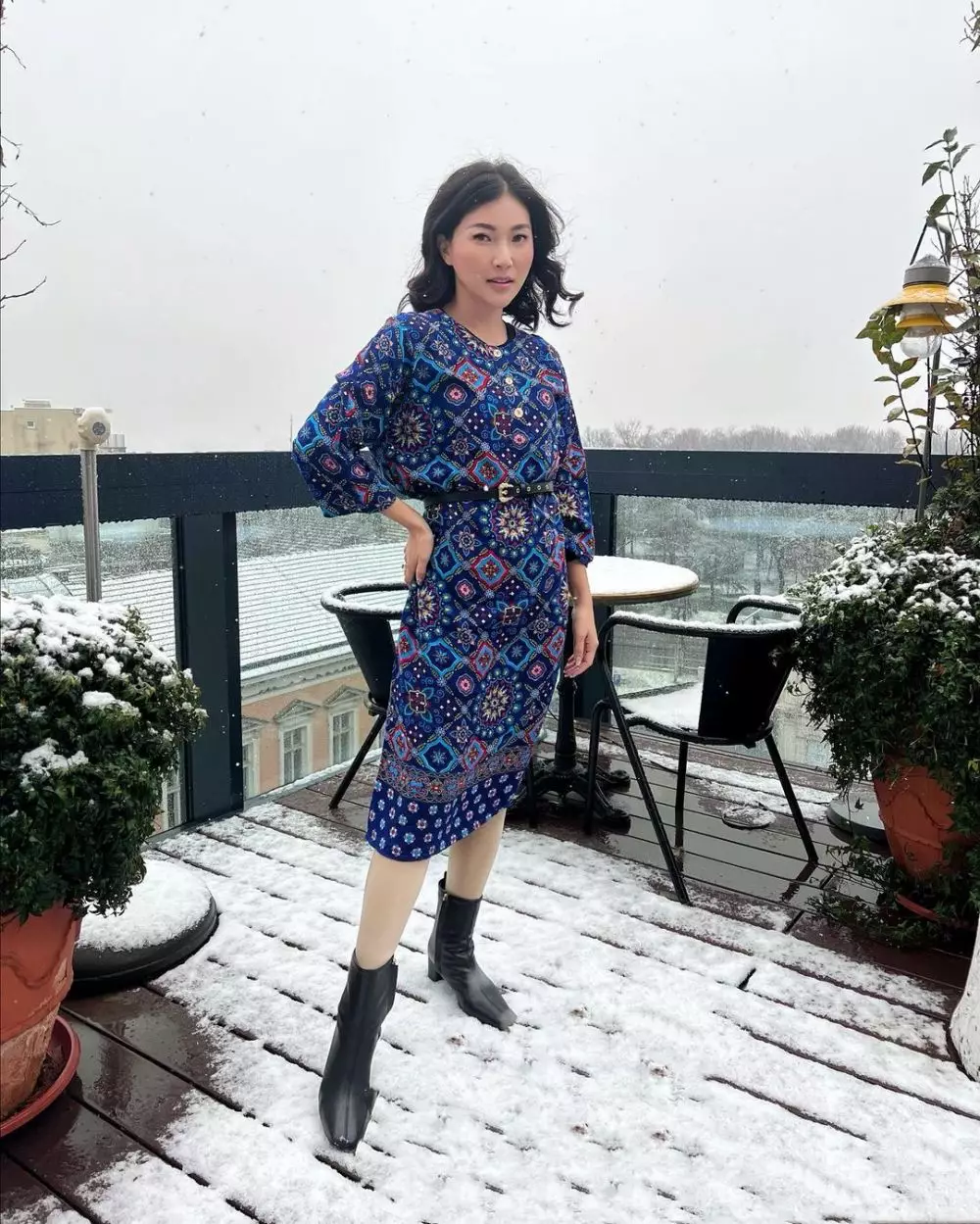 Sarwendah pakai daster di tengag salju Instagram