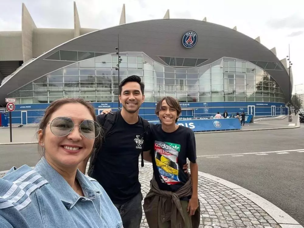 Donna agnesia dukung anak tekuni olahraga instagram