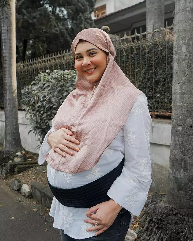 potret Kesha Ratuliu pamer baby bump © Instagram/@kesharatuliu05 potret Kesha Ratuliu pamer baby bump © Instagram/@kesharatuliu05