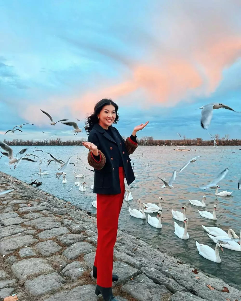 gaya sarwendah saat liburan di serbia © instagram