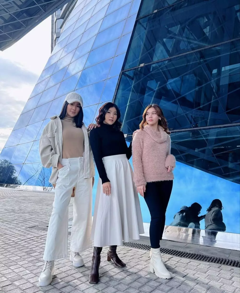 gaya sarwendah saat liburan di serbia © instagram