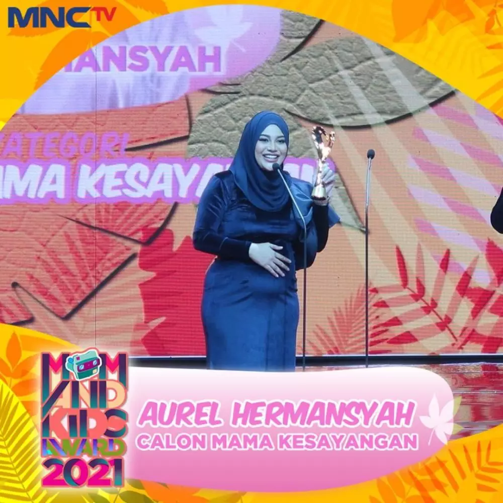 gaya aurel di acara penghargaan © instagram gaya aurel di acara penghargaan © instagram