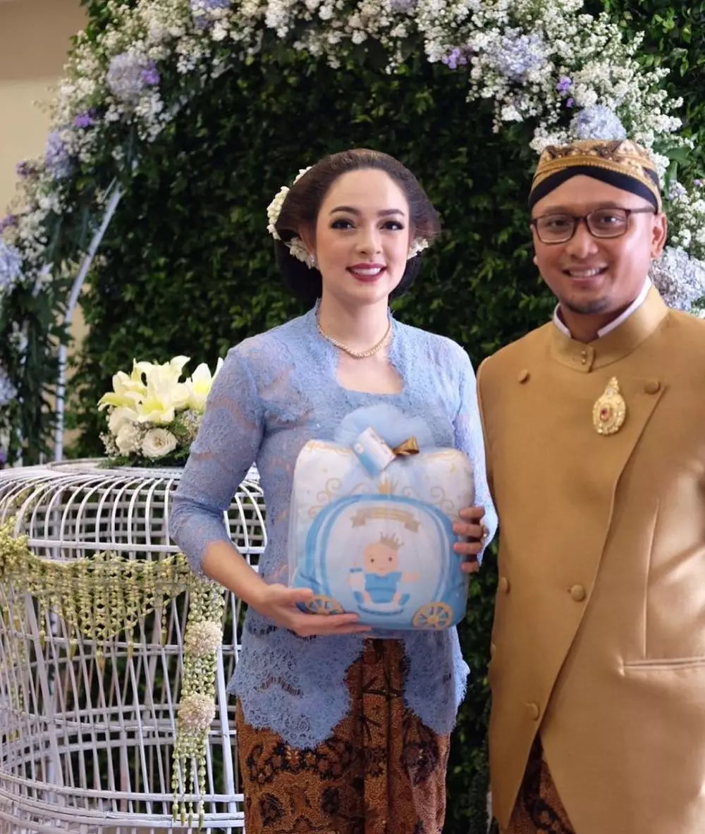 pesona seleb di acara tedak siten © instagram pesona seleb di acara tedak siten © instagram