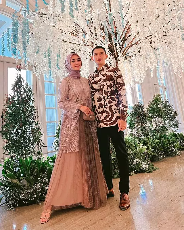 gaya 11 seleb berhijab ke kondangan © berbagai sumber