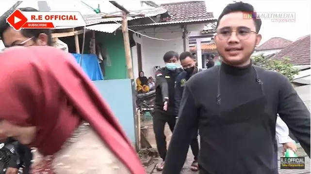 Ega D'Academy manggung di acara hajatan kampung © 2021 brilio.net