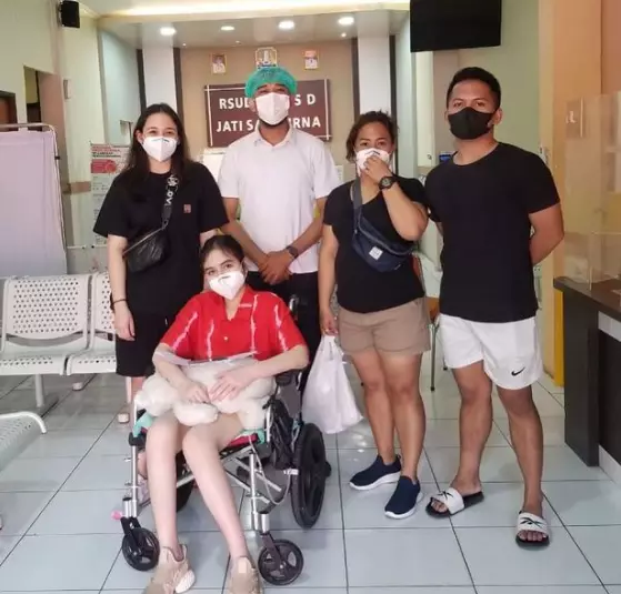 Laura Anna jalani perawatan © 2021 brilio.net Laura Anna jalani perawatan © 2021 brilio.net