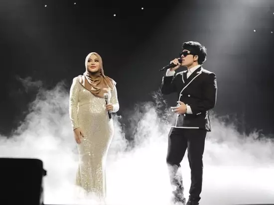 Gaya manggung Aurel Hermansyah © 2021 brilio.net