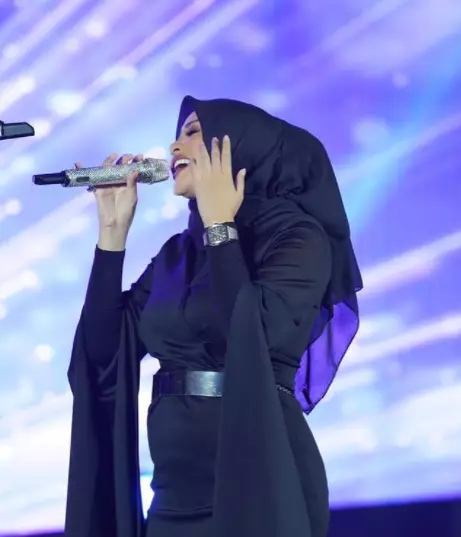 Gaya manggung Aurel Hermansyah © 2021 brilio.net