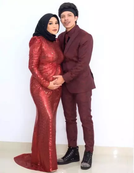 Gaya manggung Aurel Hermansyah © 2021 brilio.net