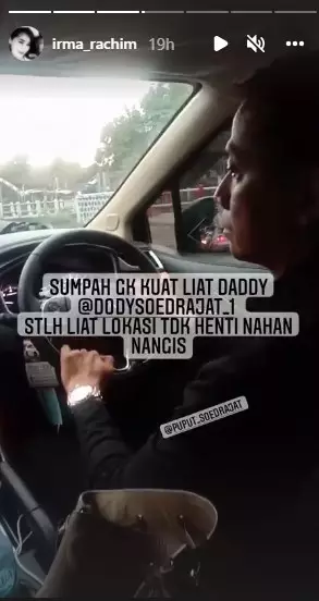 Doddy Sudrajat berhenti di TKP kecelakaan Vanessa Angel © 2021 Instagram