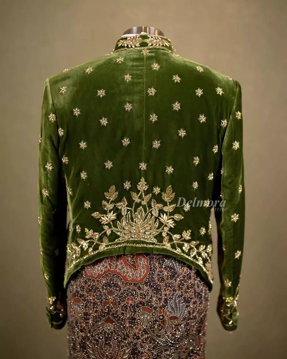 Detail busana pengantin Danang dan Nura Instagram