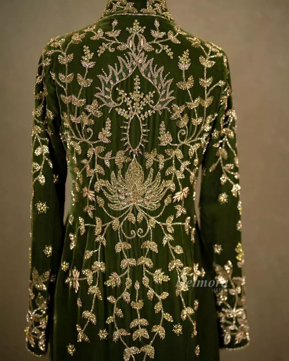 Detail busana pengantin Danang dan Nura Instagram