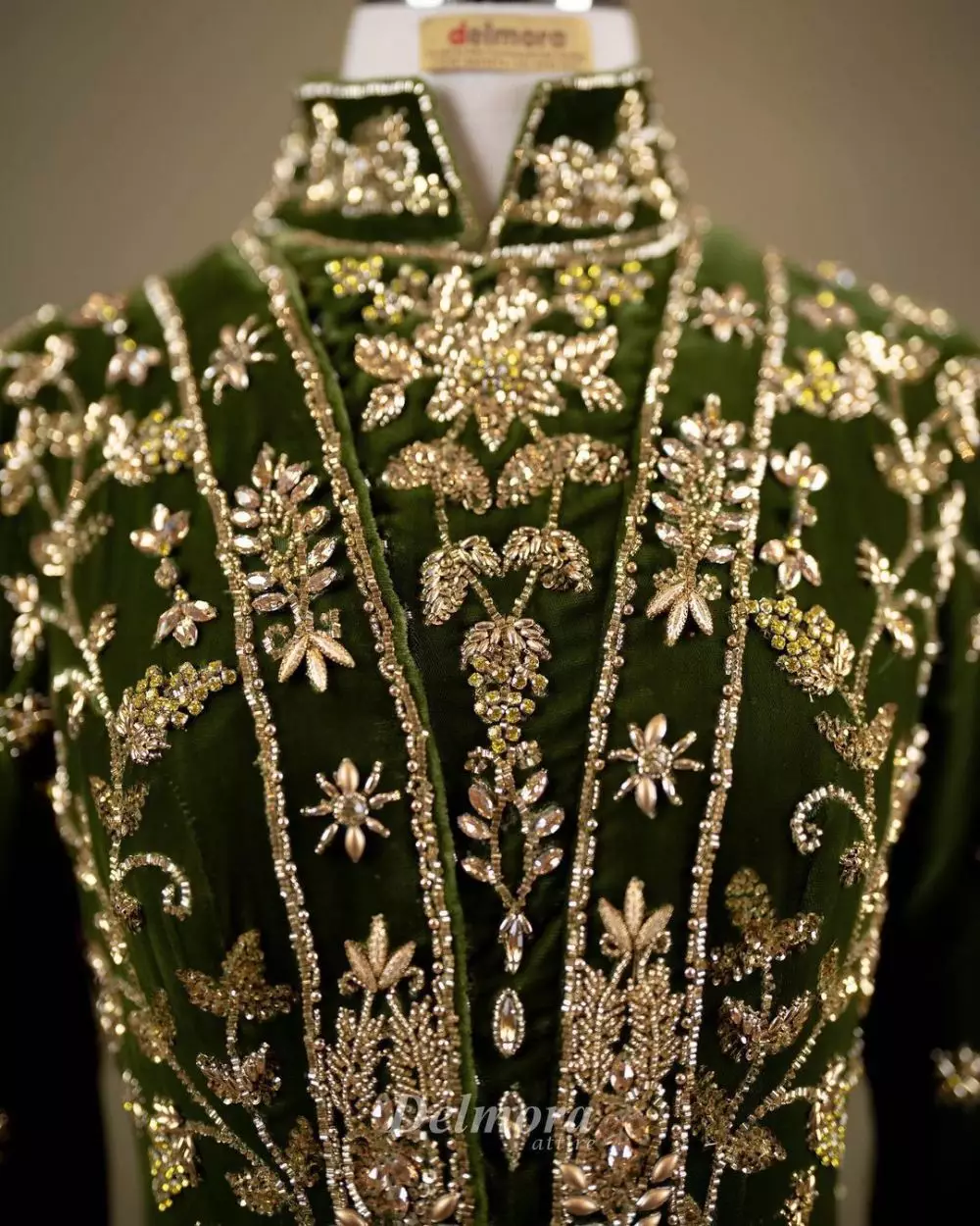 Detail busana pengantin Danang dan Nura Instagram