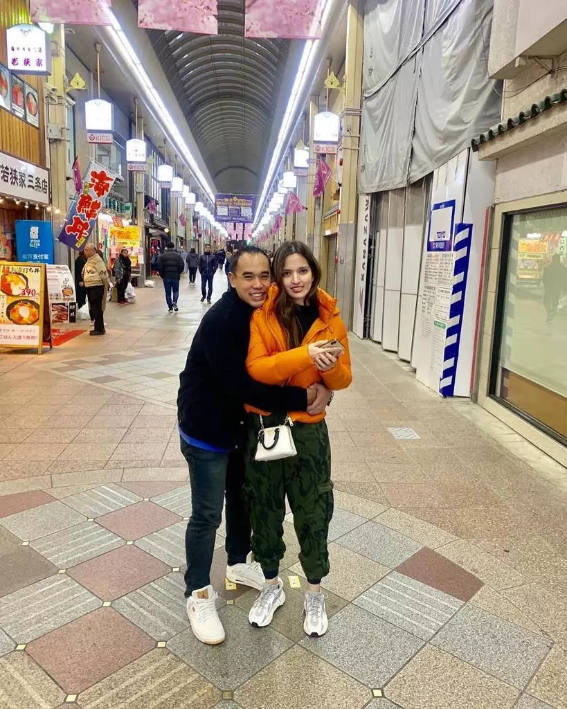 Seleb 2000-an bareng pasangan Instagram