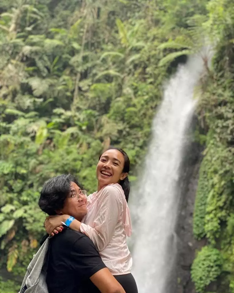 Seleb 2000-an bareng pasangan Instagram