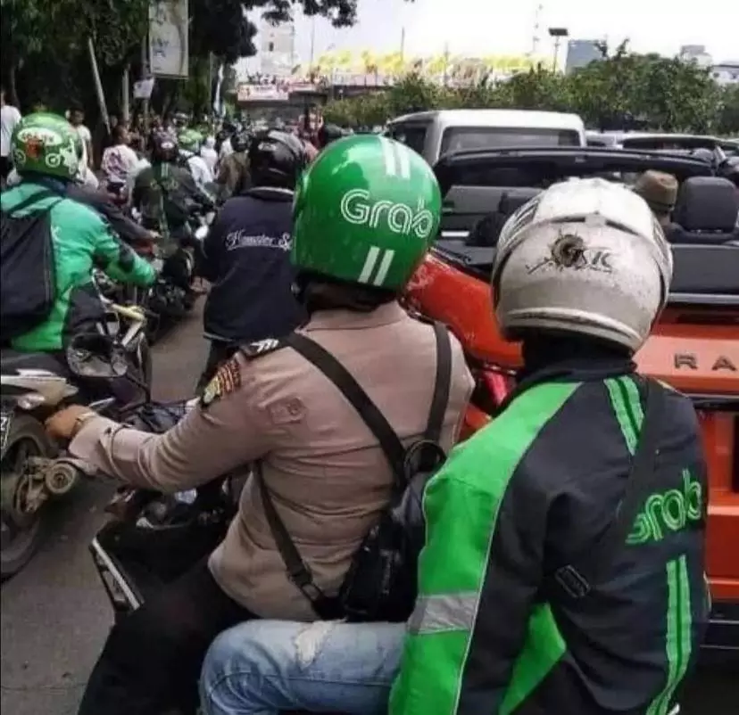 driver ojek online istirahat pas narik © 2021 instagram.com driver ojek online istirahat pas narik © 2021 instagram.com