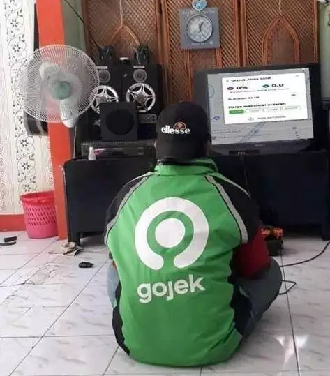 driver ojek online istirahat pas narik © 2021 instagram.com driver ojek online istirahat pas narik © 2021 instagram.com