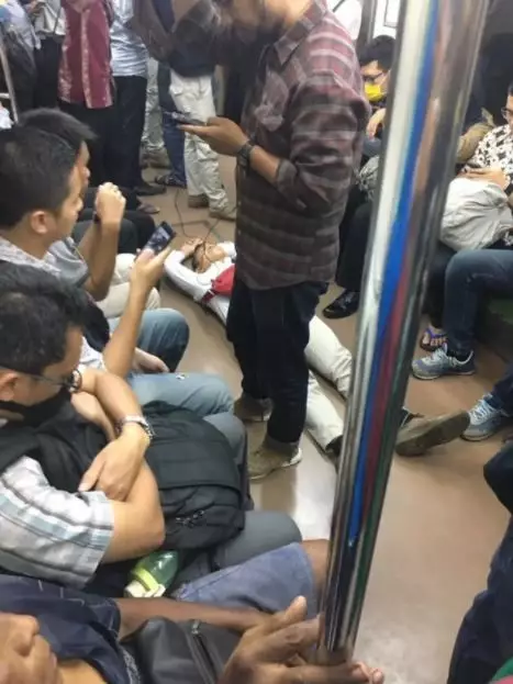 momen rebahan di sembarang tempat ngakak © 2021 instagram.com momen rebahan di sembarang tempat ngakak © 2021 instagram.com