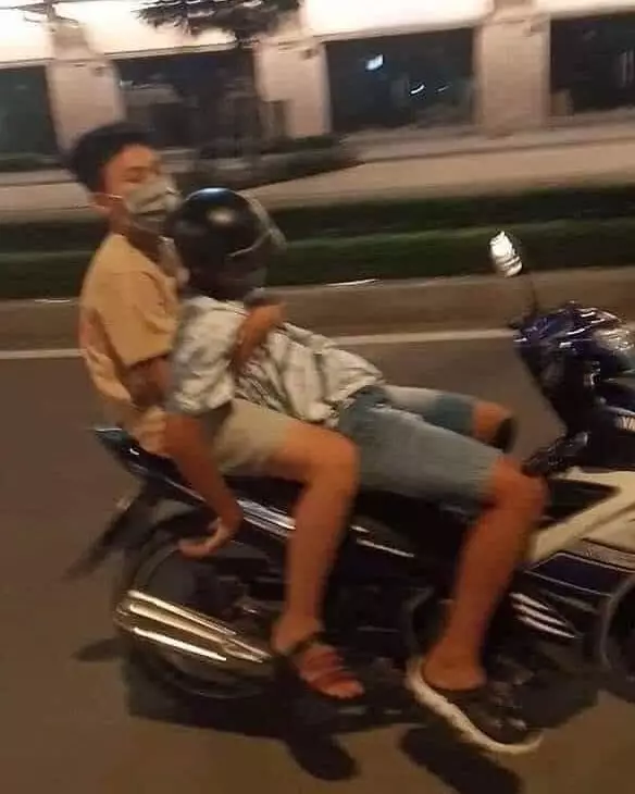 momen rebahan di sembarang tempat ngakak © 2021 instagram.com momen rebahan di sembarang tempat ngakak © 2021 instagram.com