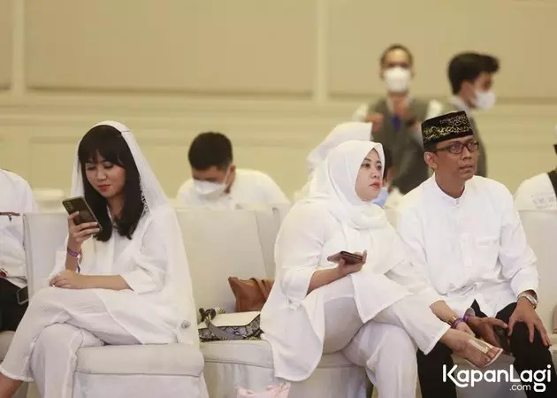 Penampilan Mayang dan Chika di pengajian 40 harian Vanessa Angel Instagram