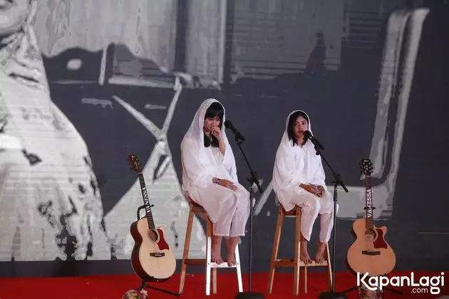 Penampilan Mayang dan Chika di pengajian 40 harian Vanessa Angel Instagram