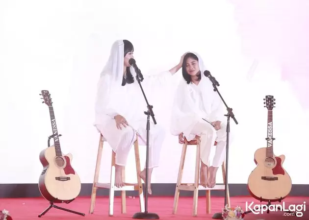Penampilan Mayang dan Chika di pengajian 40 harian Vanessa Angel Instagram