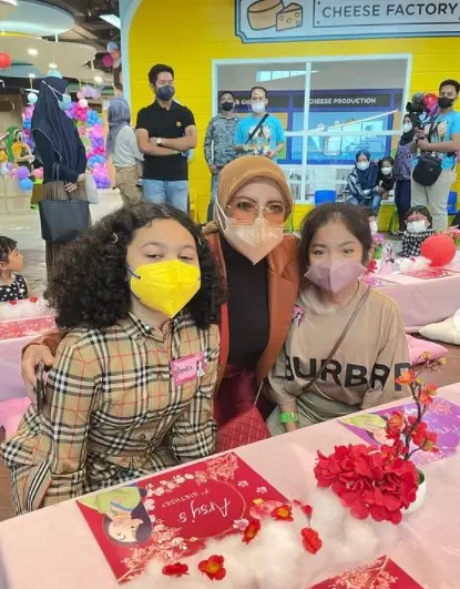 Momen ulang tahun Arsy ke-7 tahun © berbagai sumber