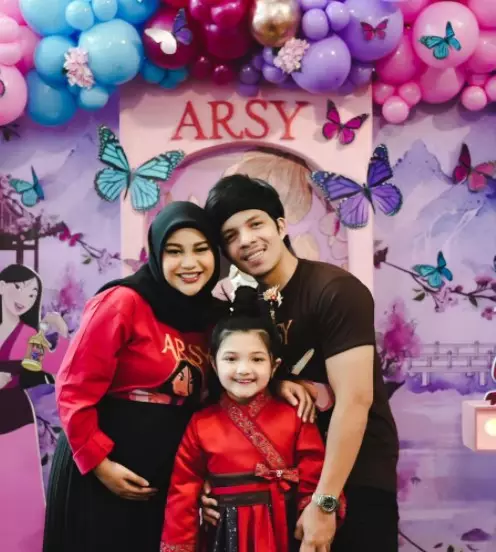 Momen ulang tahun Arsy ke-7 tahun © berbagai sumber