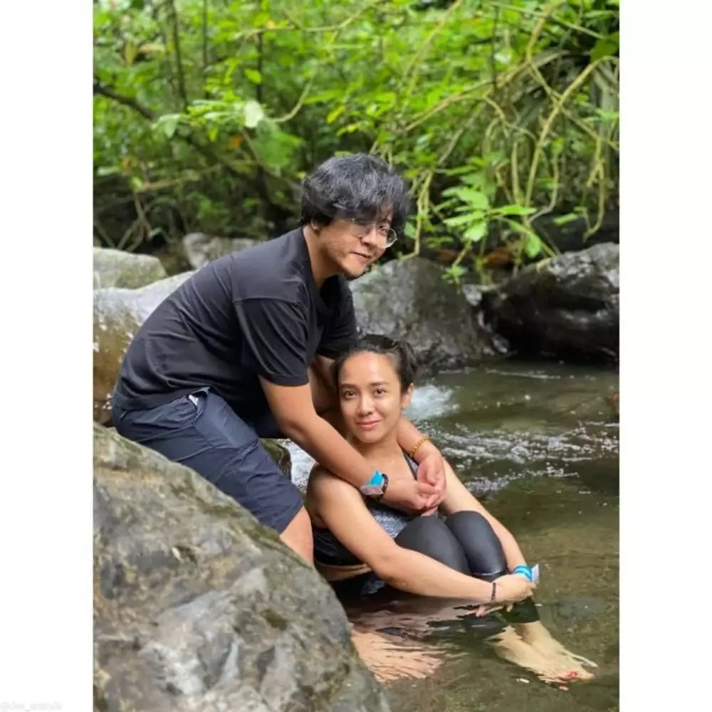 potret mesra Dea Ananda & Ariel Instagram