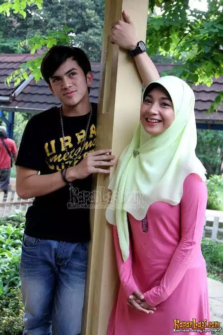 Rizky Nazar bersama lawan mainnya di sinetron Instagram