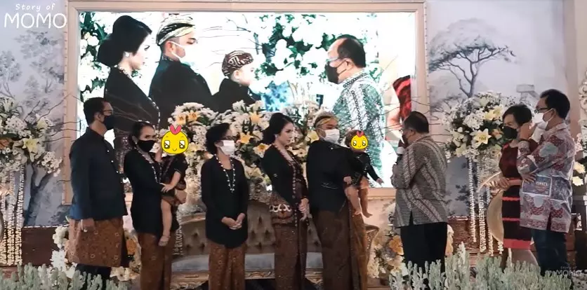 Potret mewahnya tedak siten anak kedua Momo Geisha © 2021 YouTube Potret mewahnya tedak siten anak kedua Momo Geisha © 2021 YouTube