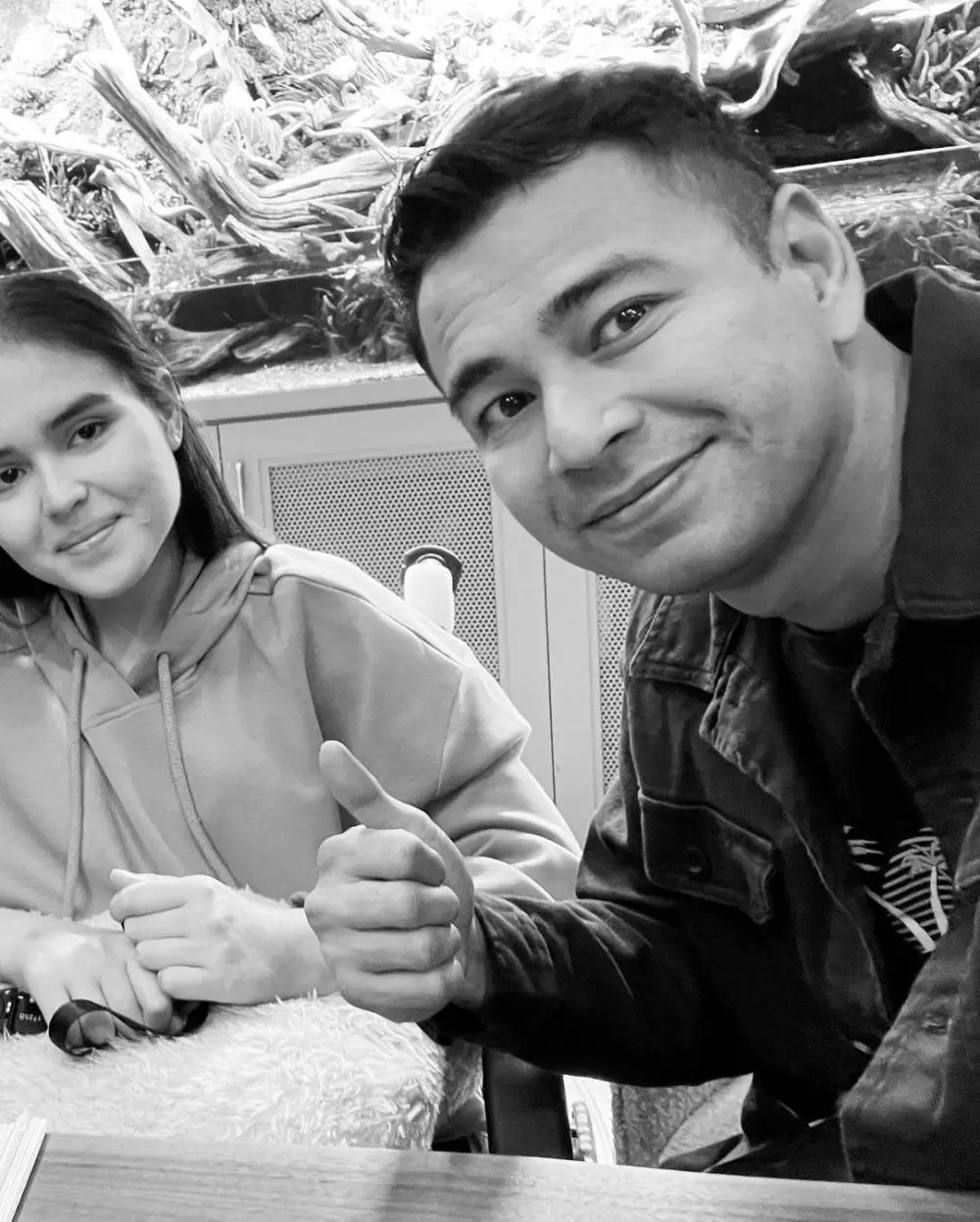 kenangan manis Laura Anna bareng rekan seleb © Instagram kenangan manis Laura Anna bareng rekan seleb © Instagram