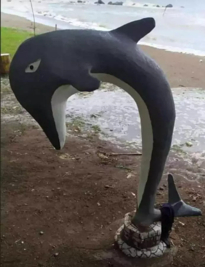 penampakan patung tapi bentuknya bingungin © 2021 berbagai sumber