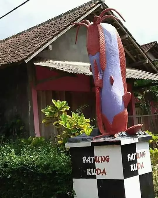 penampakan patung tapi bentuknya bingungin © 2021 berbagai sumber