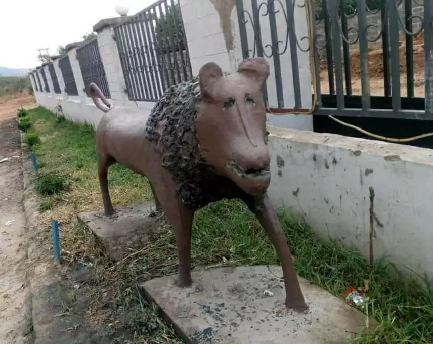 penampakan patung tapi bentuknya bingungin © 2021 berbagai sumber