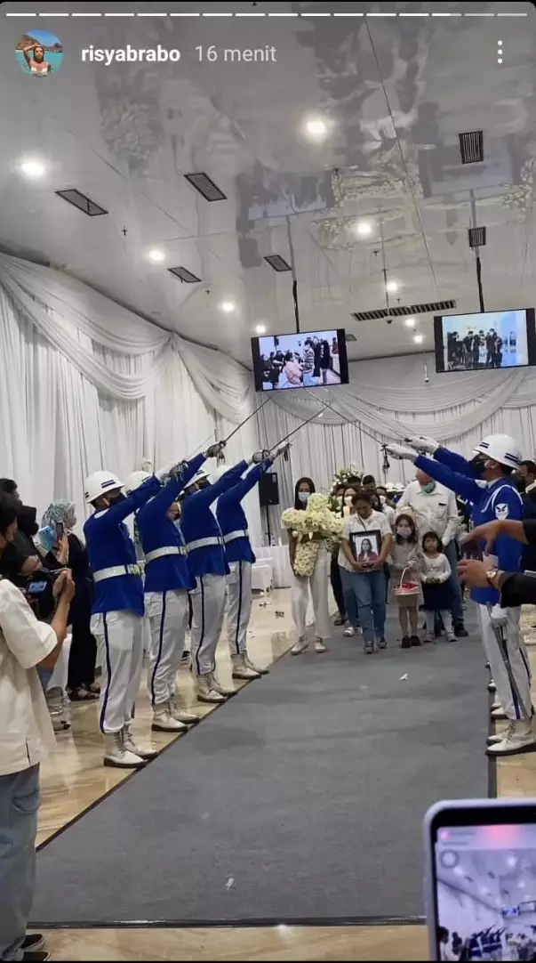 Momen jenazah Laura Anna dikremasi © 2021 brilio.net