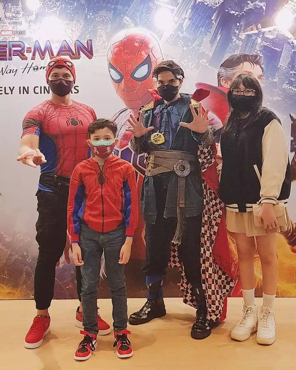 Potret Marcelino Lefrandt nonton Spider-Man © 2021 Instagram