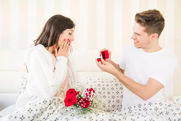 Arti mimpi dilamar © berbagai sumber