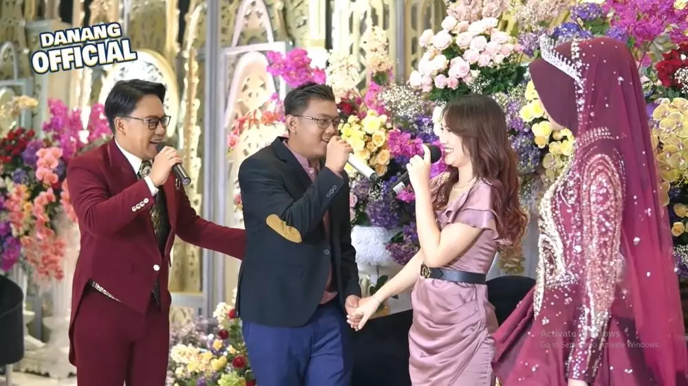 denny caknan happy asmara di ngunduh mantu danang © 2021 YouTube