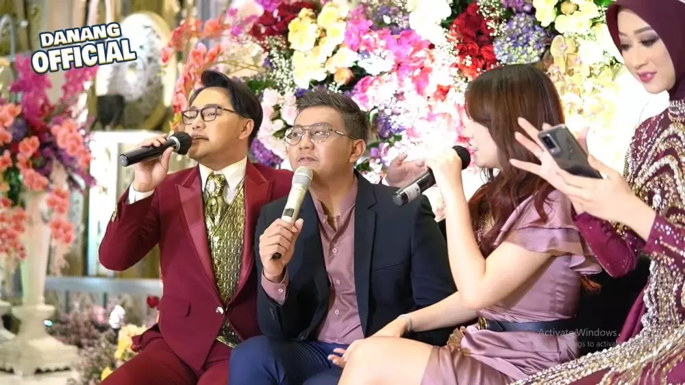 denny caknan happy asmara di ngunduh mantu danang © 2021 YouTube