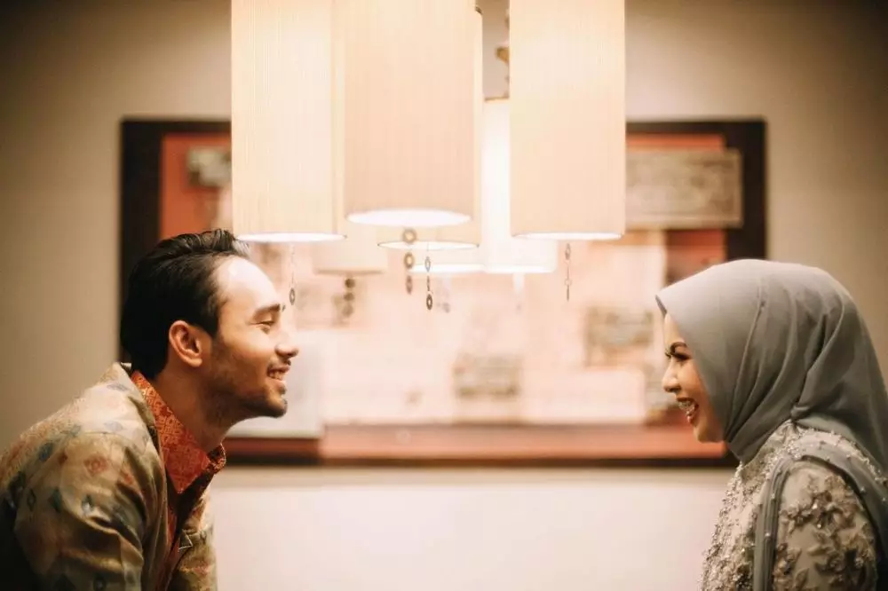 momen lamaran Achmad Megantara © Instagram