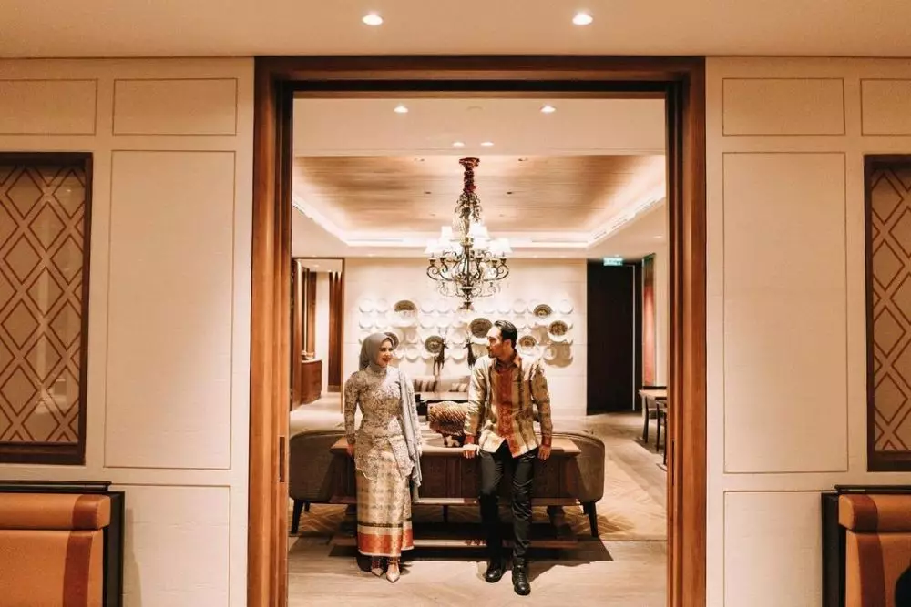 momen lamaran Achmad Megantara © Instagram