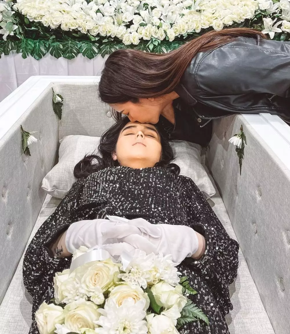 alasan laura anna dikremasi © 2021 berbagai sumber