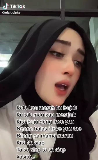 Viral PNS cantik dengan model hijab unik TikTok Viral PNS cantik dengan model hijab unik TikTok